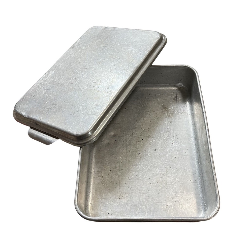 Foley VTG  Aluminum Cake Brownie Pan 13 x 9 x 2 5/8 Snap on Lid Farmhouse